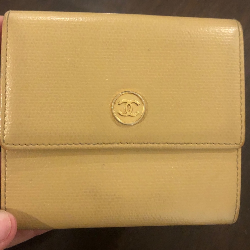 Beautiful authentic Chanel bifold wallet.